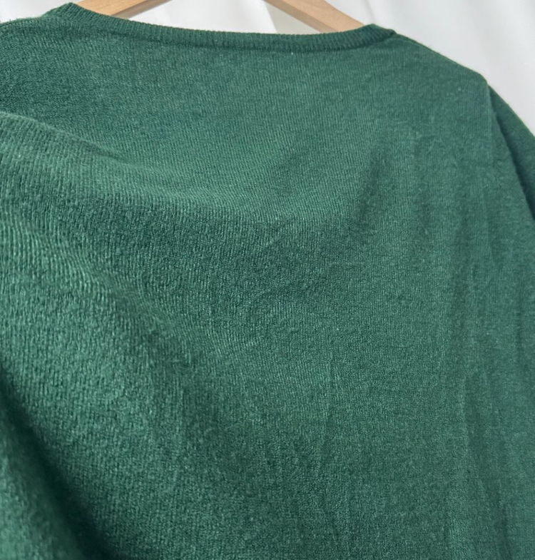 GU 브이넥 그린 니트 이미지