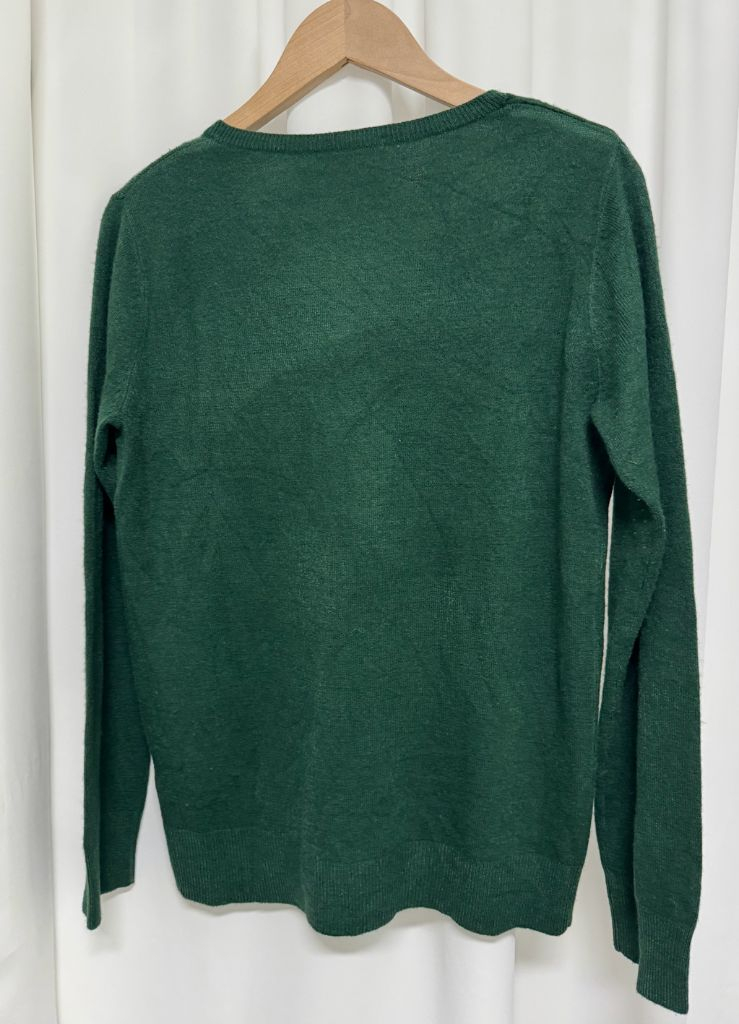 GU 브이넥 그린 니트 이미지