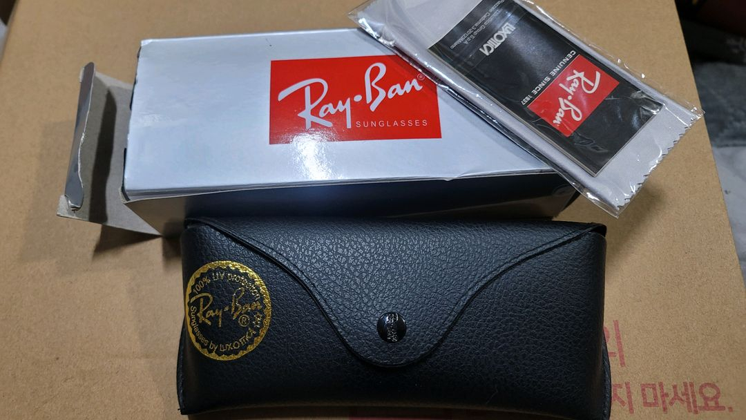 레이벤 선글라스 블랙 색상--2