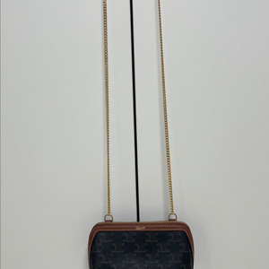 셀린느 트리오페 체인 클러치