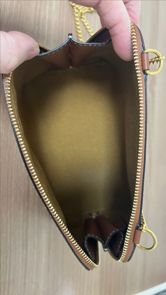 셀린느 트리오페 체인 클러치--2