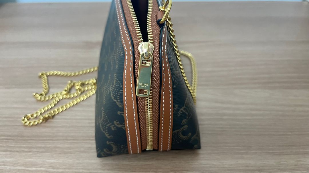 셀린느 트리오페 체인 클러치--5