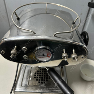 일리 프란시스x1 그라인드 커피머신 이미지