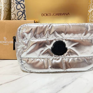 몽클레어 파퓸 실버 패딩 파우치(새상품)