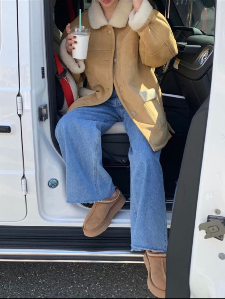 [가격내림] 바이씨니 버터 카라 무스탕 Free 버터 미개봉 새상품 판매합니다.--2