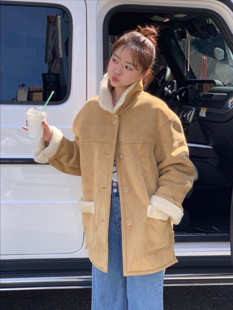 [가격내림] 바이씨니 버터 카라 무스탕 Free 버터 미개봉 새상품 판매합니다.--3