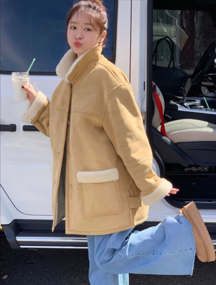 [가격내림] 바이씨니 버터 카라 무스탕 Free 버터 미개봉 새상품 판매합니다.--4