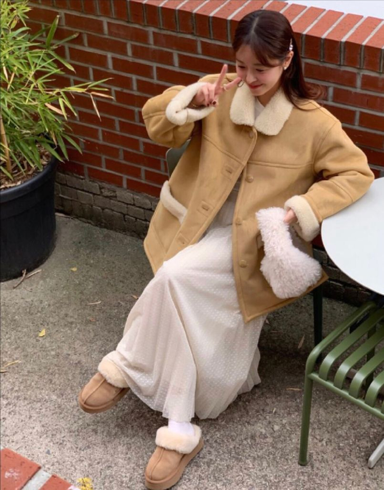 [가격내림] 바이씨니 버터 카라 무스탕 Free 버터 미개봉 새상품 판매합니다.--8