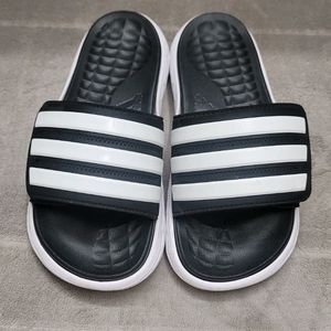 아디다스 아딜렛 슬리퍼 235mm 사이즈