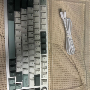 GMMK PRO 커스텀 키보드 판매