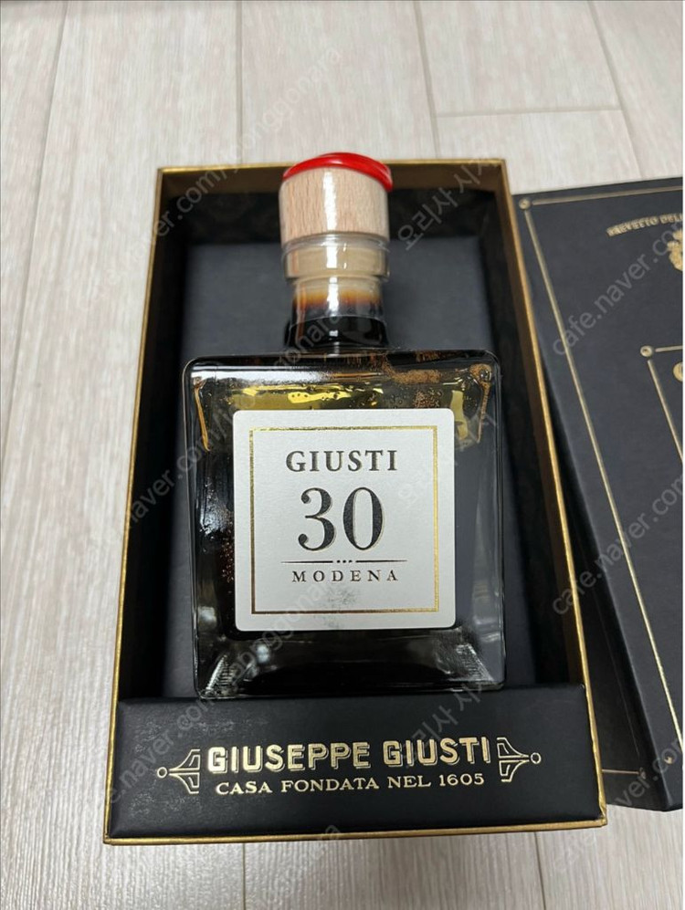쥬세페쥬스티 발사믹식초 30년산 이미지