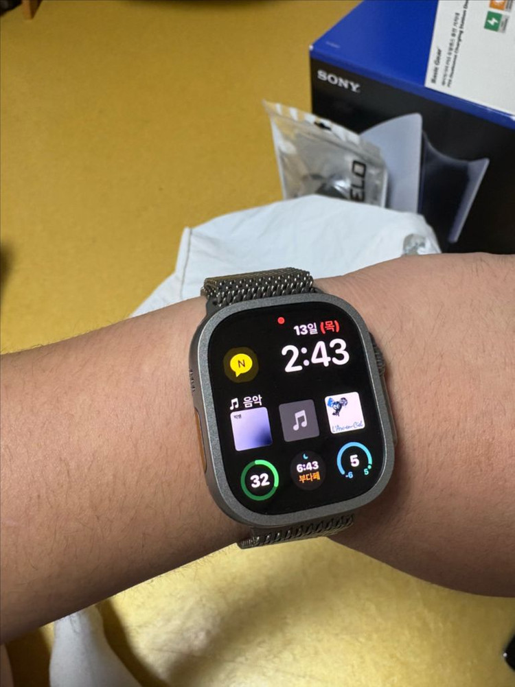 애플워치 울트라2 49mm티타늄 밀레니즈루프 패키지 +필름포함 풀셋 급처--1