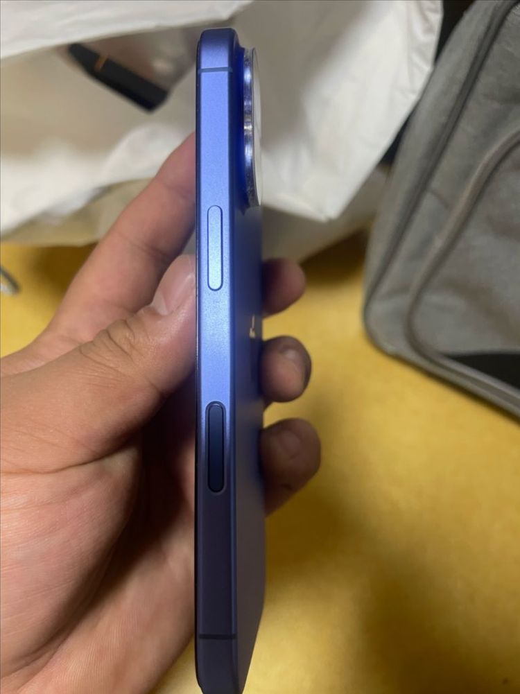 자급제 아이폰16 울트라마린 256 기가 +케이스+필름 싸게판매--2