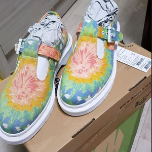 닥터마틴 타이다이로퍼 UK4