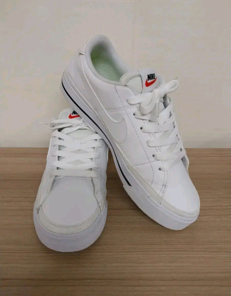 여성 나이키 코트 레거시 넥스트 네이처 운동화 (240) 이미지