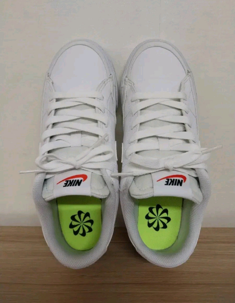 여성 나이키 코트 레거시 넥스트 네이처 운동화 (240) 이미지