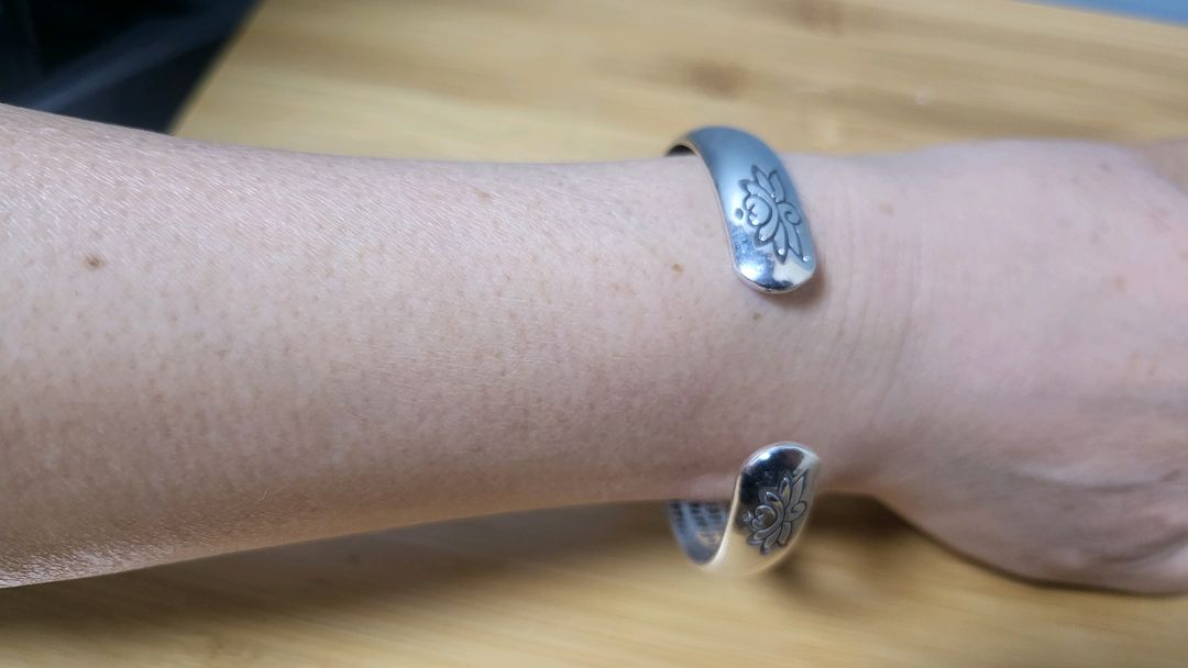 새상품) 반야심경 각인 연화문 스테인레스 팔찌--8