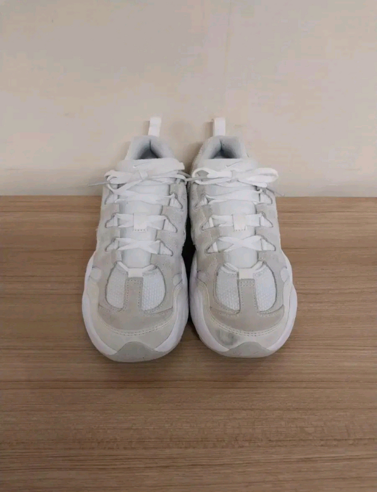 여성 나이키 테크 헤라 화이트 런닝화, 운동화 (235) 이미지