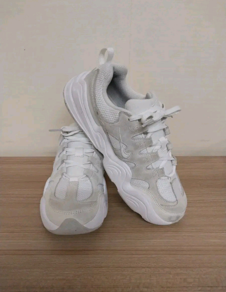 여성 나이키 테크 헤라 화이트 런닝화, 운동화 (235) 이미지