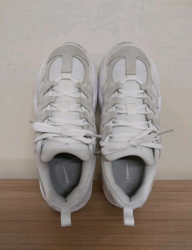 여성 나이키 테크 헤라 화이트 런닝화, 운동화 (235) 이미지