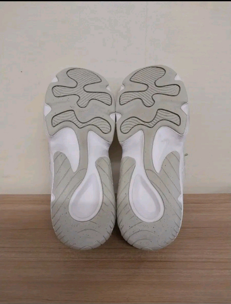 여성 나이키 테크 헤라 화이트 런닝화, 운동화 (235) 이미지