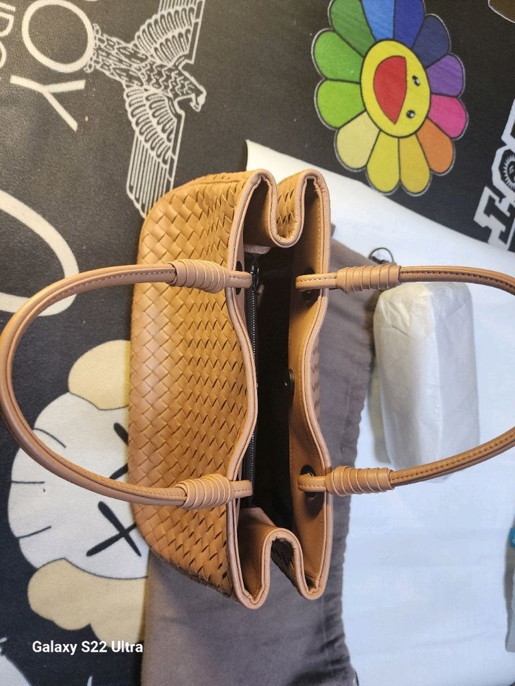 보테가베네타 인트레치아토 토트백입--4