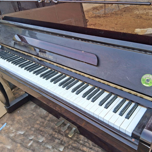 중고 피아노 팝니다. 이미지