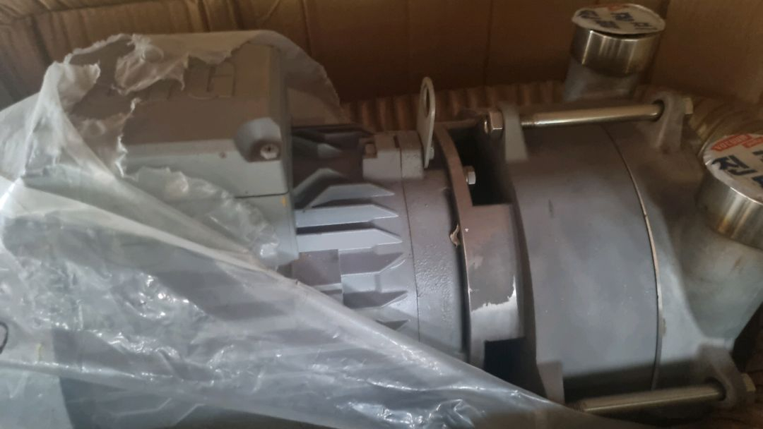 스텐 수봉식 진공펌프 5마력 새제품--3