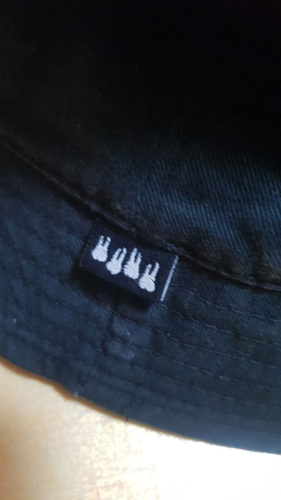 BAD TOOTH 배드 투스 양면 벙거지--1