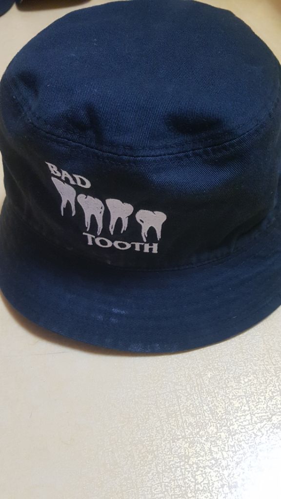 BAD TOOTH 배드 투스 양면 벙거지--2