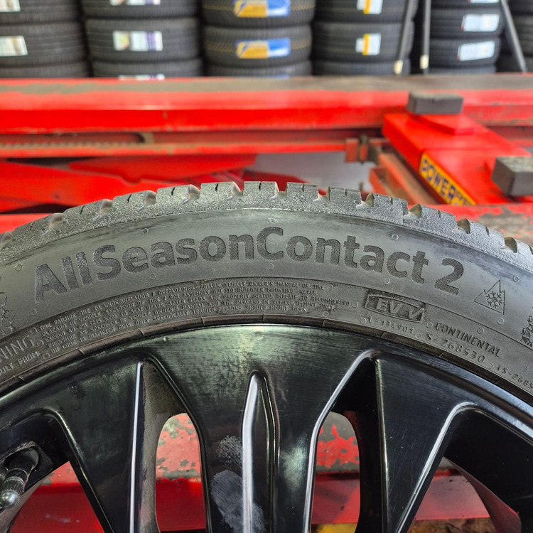 K8 순정 19인치 블랙 휠타이어 세트 판매 올웨더타이어--8