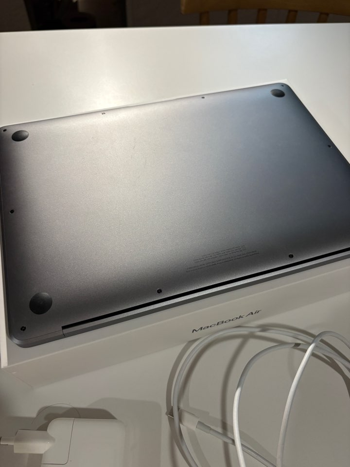 (풀박스 신품급) 맥북에어 M1 / 램 16GB / 사이클 5회 / 배터리 99%--5
