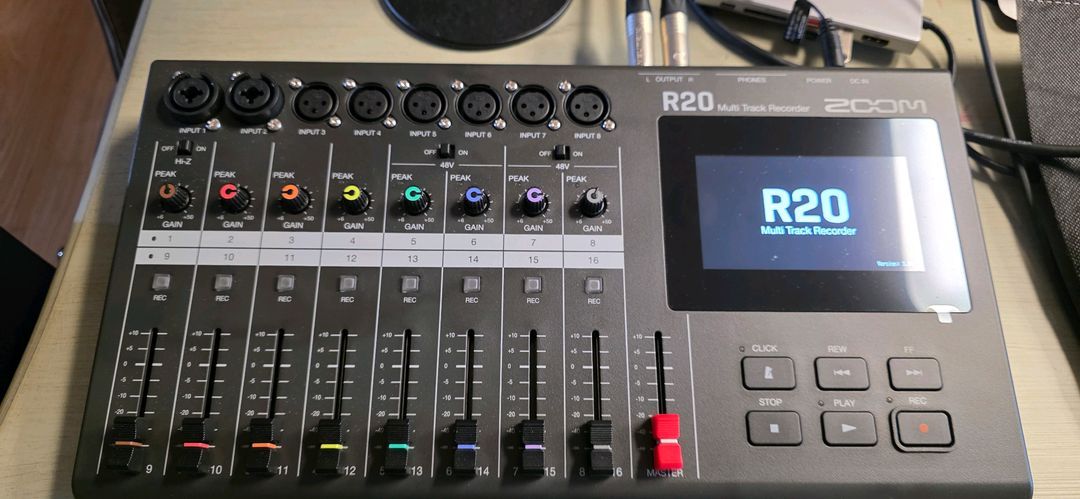 ZOOM 멀티트랙 레코더 R-20 신품급--0