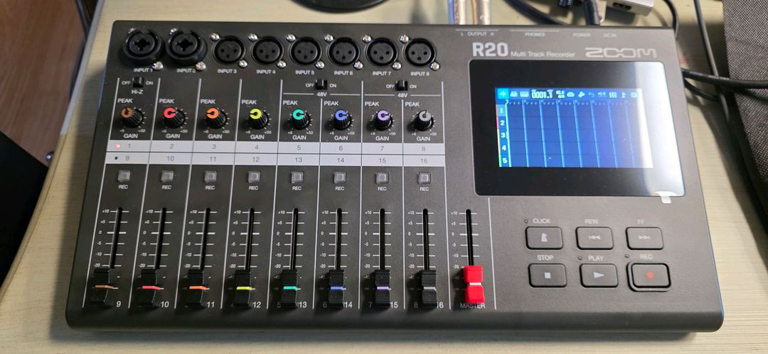 ZOOM 멀티트랙 레코더 R-20 신품급--1