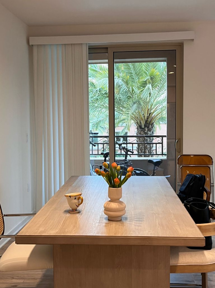 웨스트엘름 West Elm 미국 정품 원목 6인용 다이닝테이블 / 상태 좋음 이미지