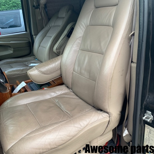 [ 쉐보레 익스프레스 사바나밴 ] 실내 or 전장 및 외장 부품 판매 합니다 이미지