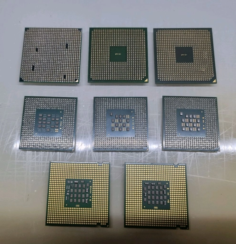 수집용 옜날 CPU 사진 순서대로 모델입니다.AMD 에슬론2 255, 셈프론2800 인텔 팬티엄4, I3 4160 이미지