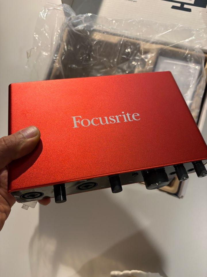 포커스라이트 스칼렛 8i6 오인페 (솔로, 2i2 상위모델)--4