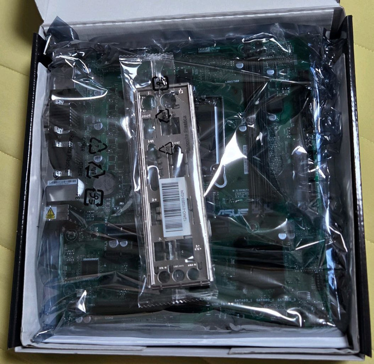 ASUS Pro H610M-C-CSM D5--1