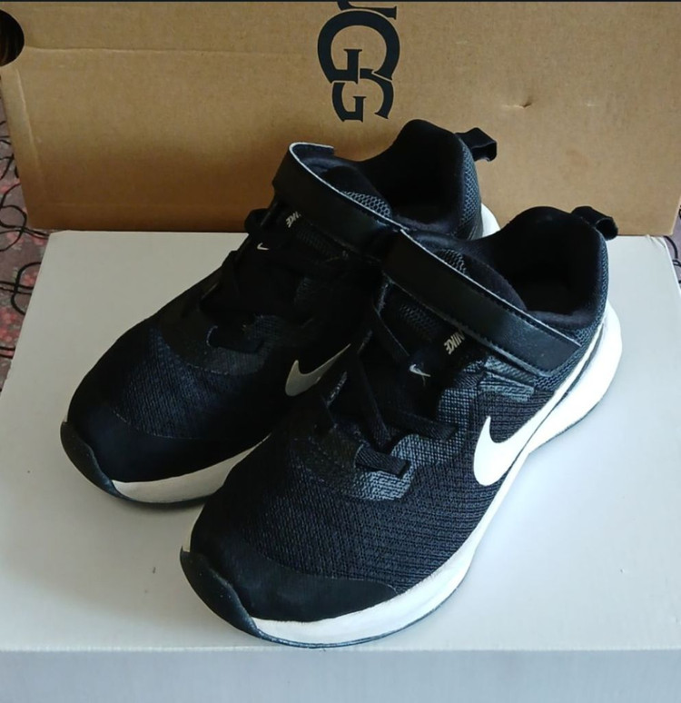 나이키키즈 레볼루션 190운동화 블랙--1