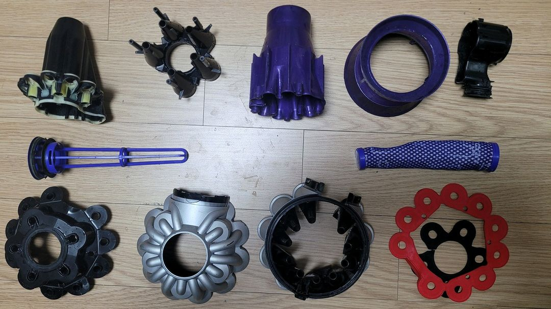 깨끗하게 세척한 다이슨 V6 무선 청소기 본체와 헤드(7분 연속작동) - 개발 판매 가능--6