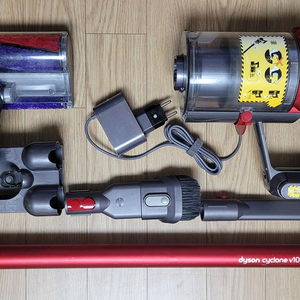깨끗하게 세척한 다이슨 무선 청소기 V10 풀세트(42분 연속동작)
