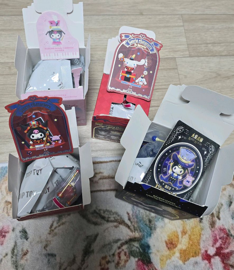 정품 키티 쿠로미 시나로몰 피규어 미개봉 새상품--9