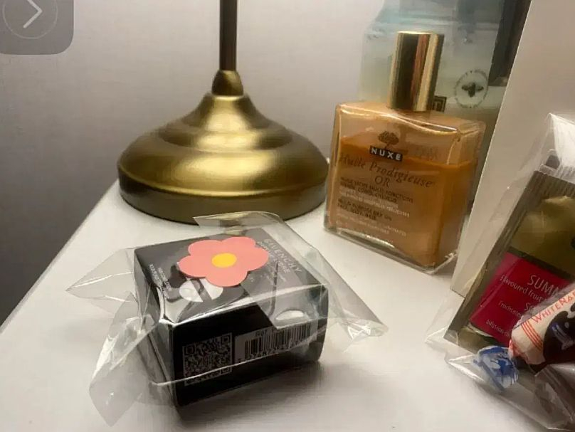 지방시 리브르 미니 파우더 (네일스티커 증정)-쇼핑백포함--3