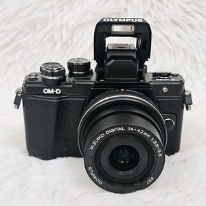 [민트] 올림푸스 OM-D E-M10 Mark II 미러리스 카메라 판매