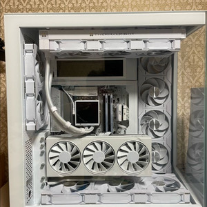 고성능 게이밍 PC 완본체 올화이트 팔아요