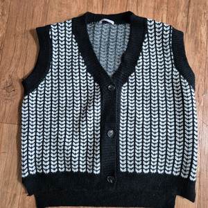 니트 조끼 베스트 블랙/화이트 패턴 이미지