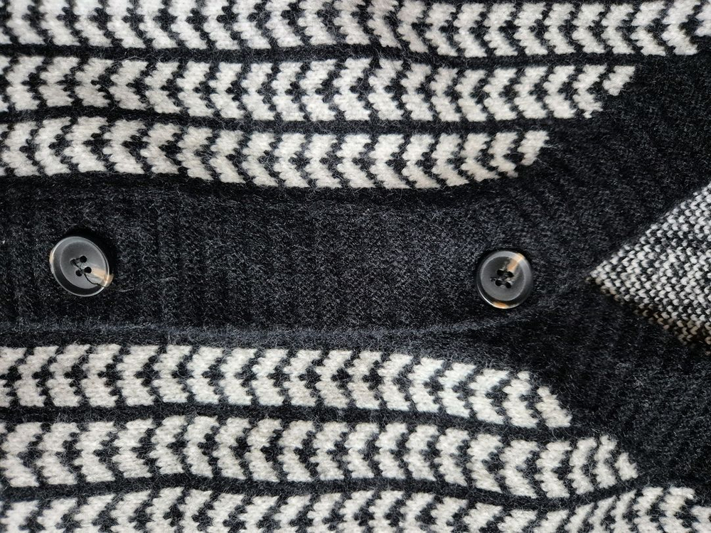 니트 조끼 베스트 블랙/화이트 패턴 이미지