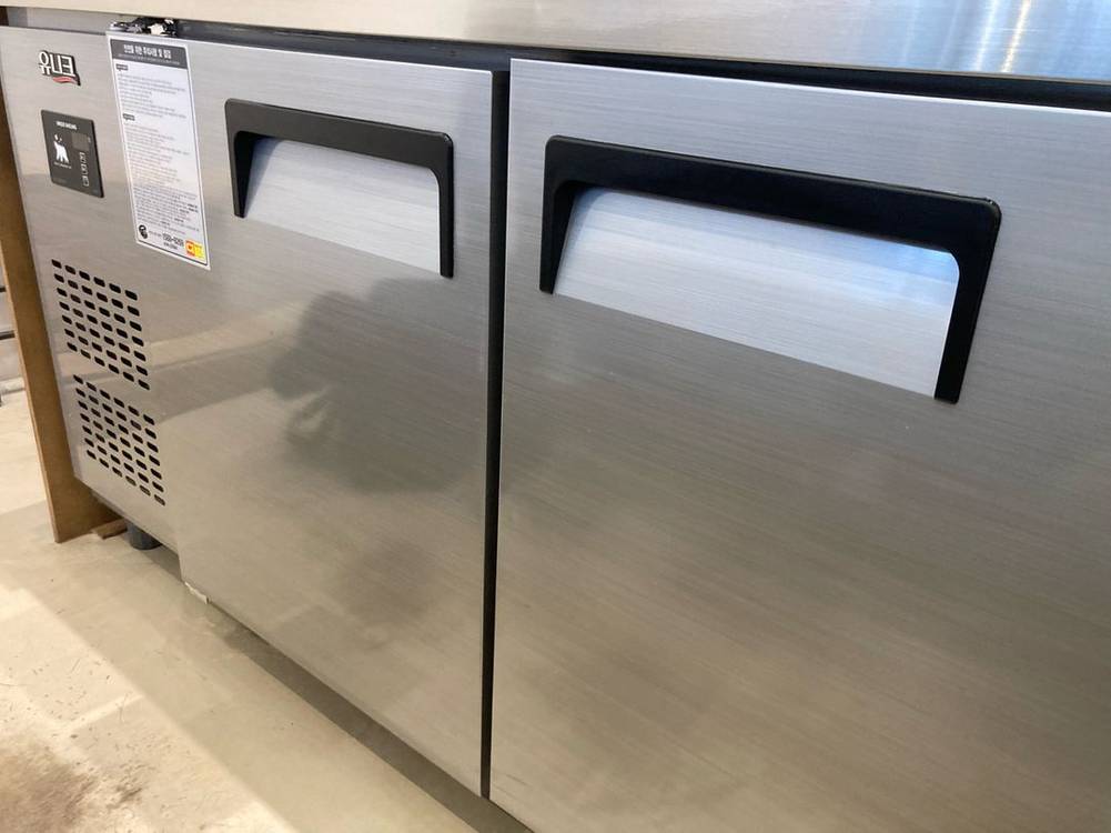유니크대성 테이블냉장고 1500--2