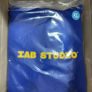 아이앱 스튜디오 아이앱 스트레이트 로고 후드 블루